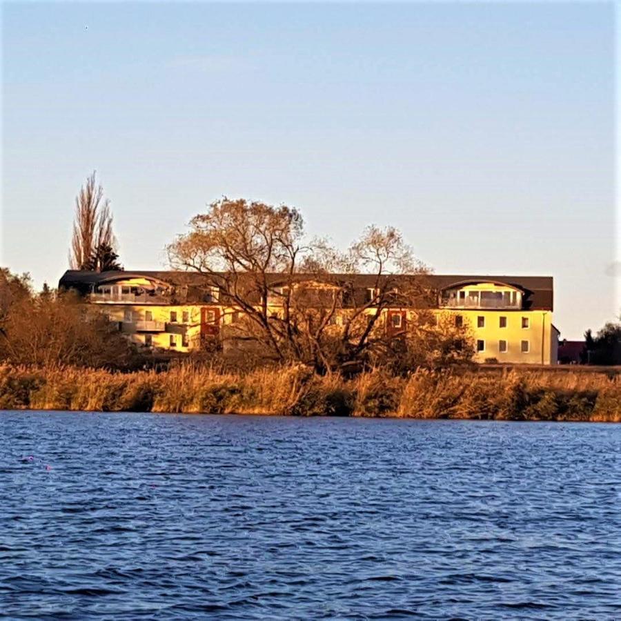 Ferienwohnung Mit Seeblick Brandenburg  Bagian luar foto
